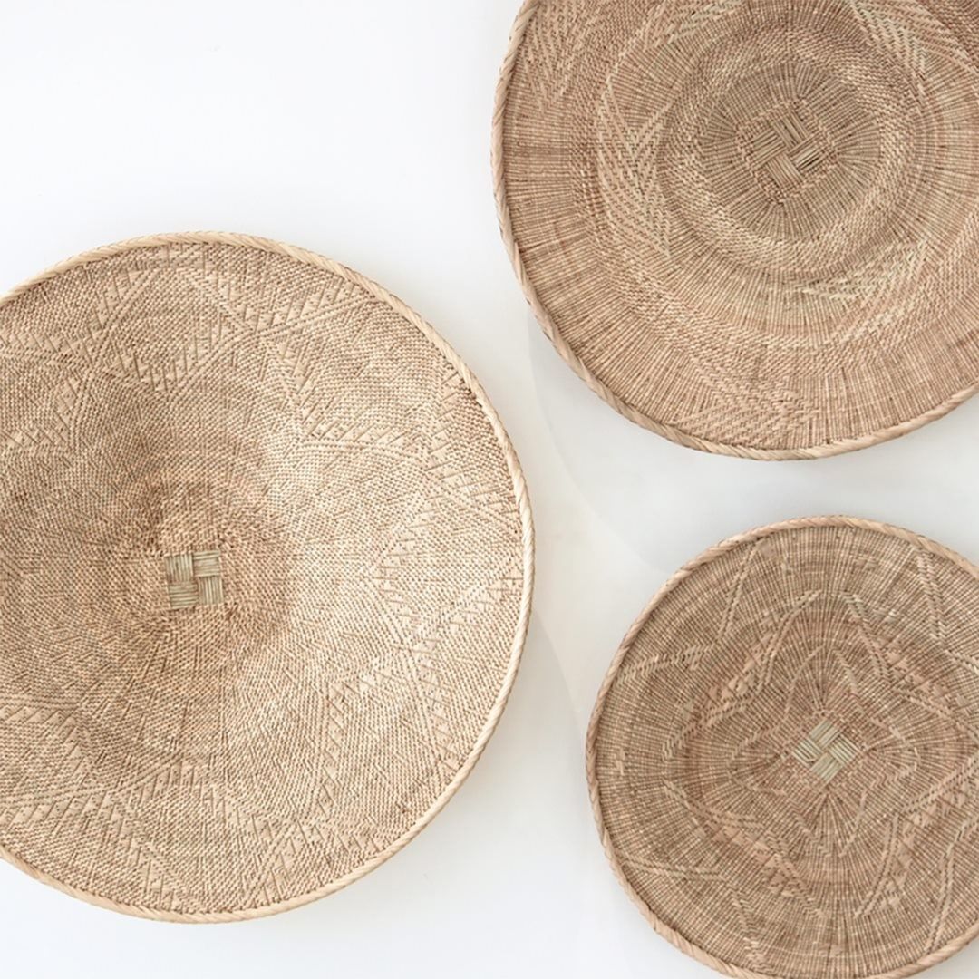 Zim Plate – Handwoven Ilala Palm Wall Plate (Natural)