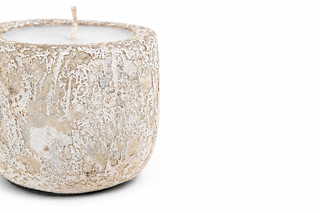 Mingi White Ceramic Candle – Medium