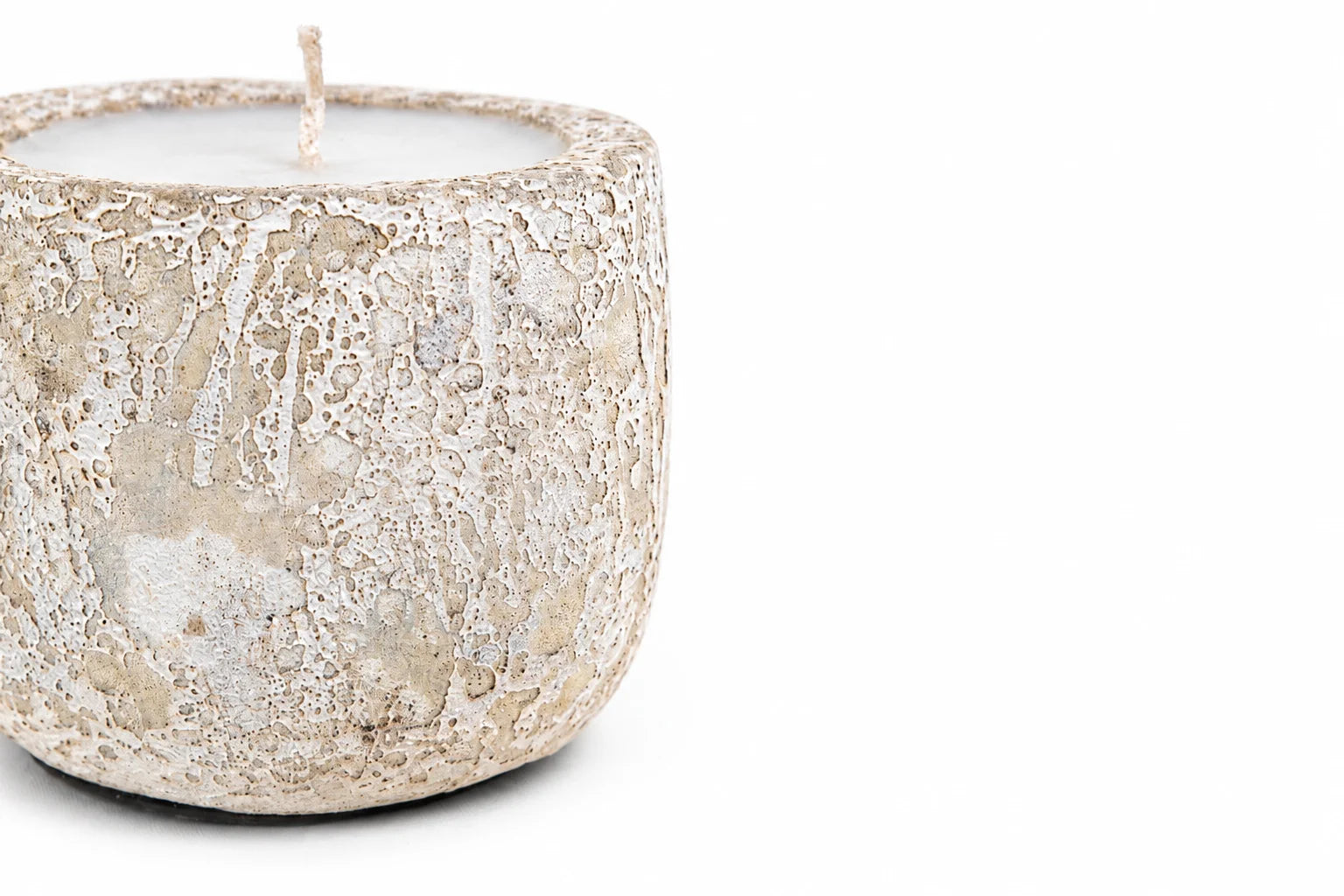 Mingi White Ceramic Candle – Medium