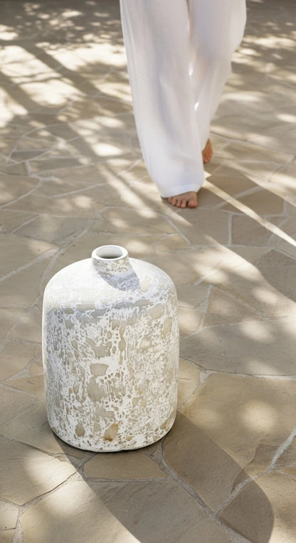 Siso Ceramic Vase – White Textured Finish